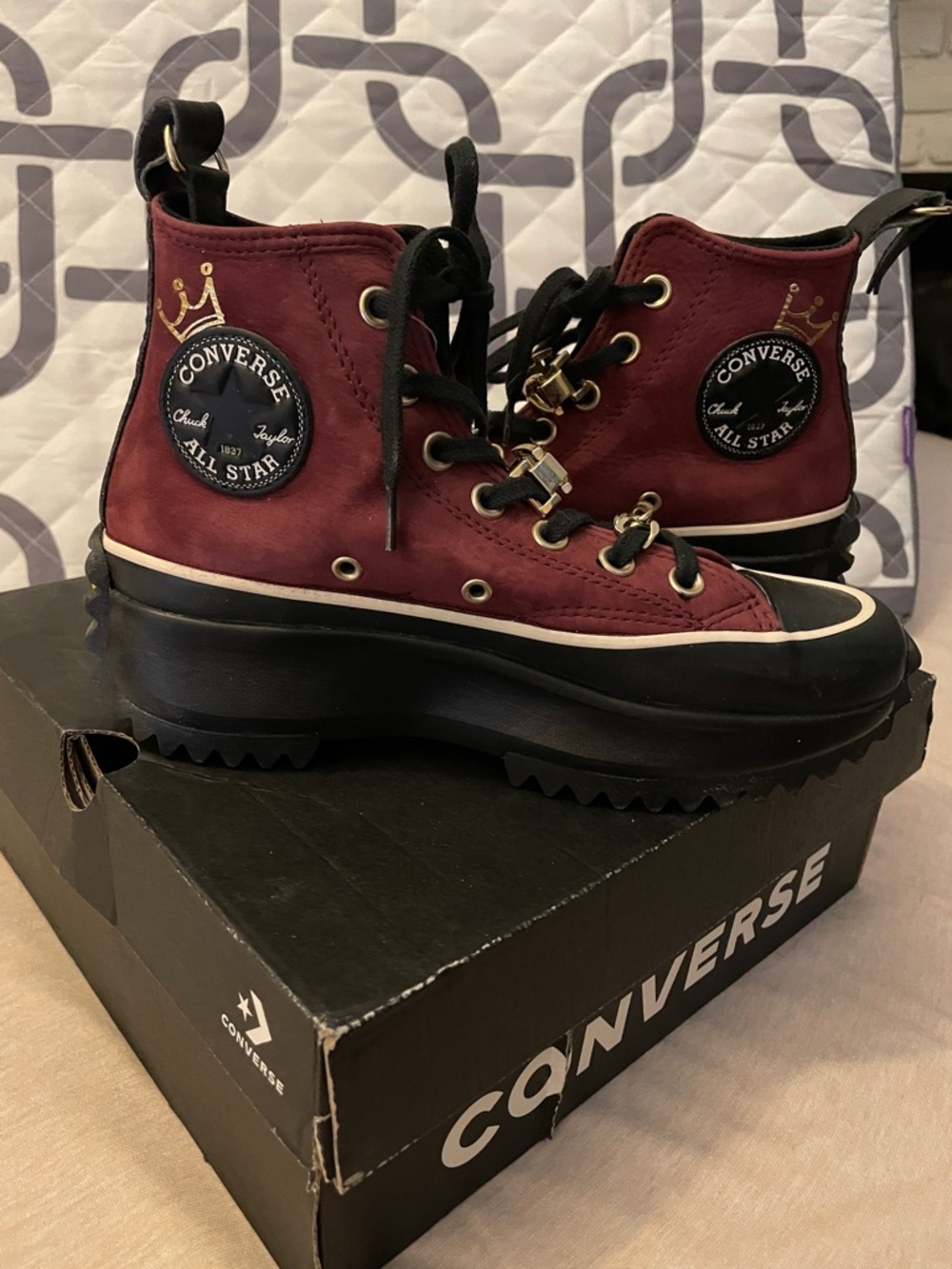 Converse RUN STAR HIKE Bordeaux/Black Platform Chuck Taylor High-Top Sneaker 6.5